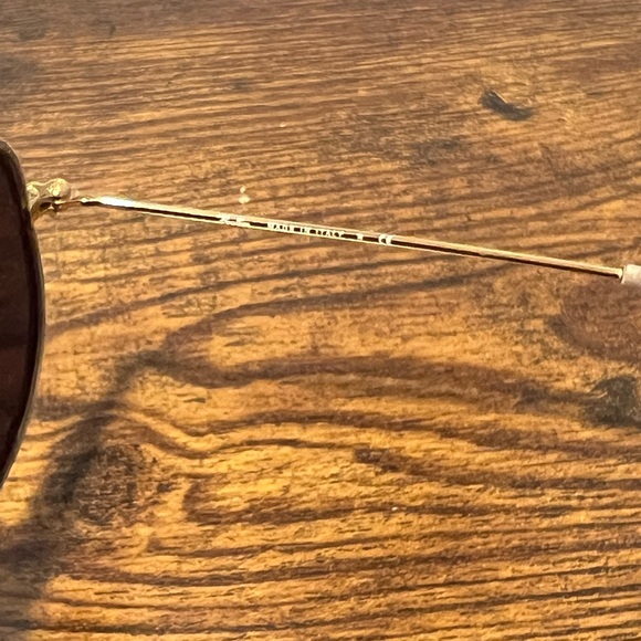 Ray-Ban Classic Aviator Sunglasses - Picture 4 of 9